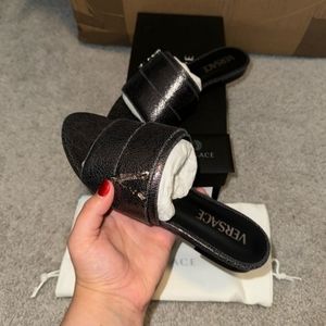 Versace Metallic Sandals full inclusion